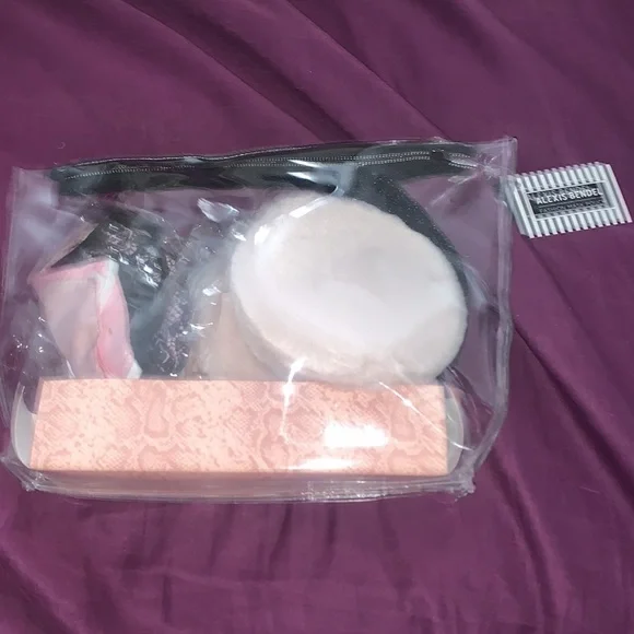 Alexis bendel fashion mask pouch .pink - Picture 2 of 6